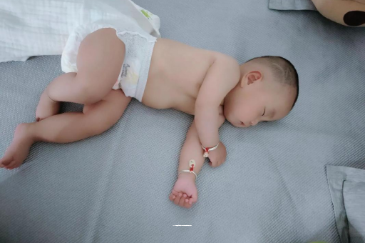 广州包生男孩的试管医院宝宝多久会坐